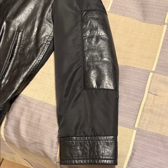 Hugo Boss Men's Black Leather Bomber Jacket - Picture 13 of 13